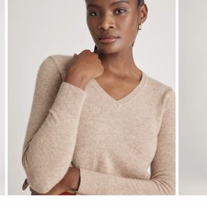 Quince Mongolian Cashmere V-Neck Sweater small
